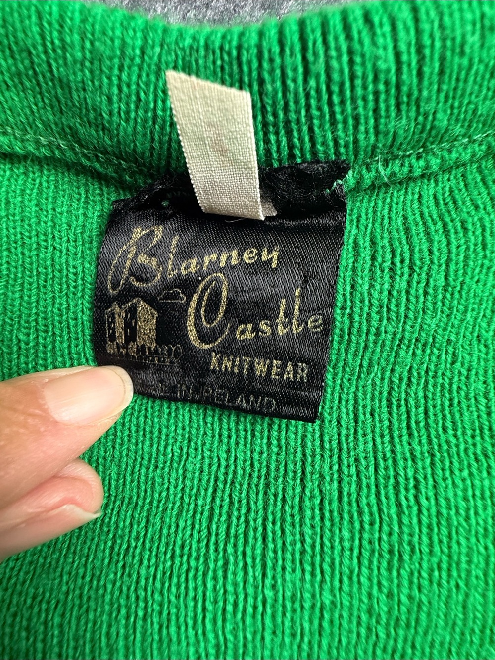 Vintage Blarney Castle Ireland Green V-Neck Shamrock Sweater Size S - Picture 5 of 13